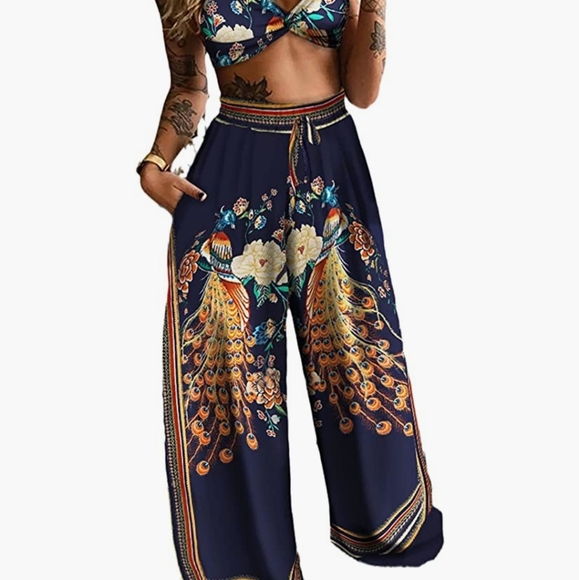 🌞Crop Top & Pants Set. Blue with Peacocks.🌞 - Picture 2 of 6